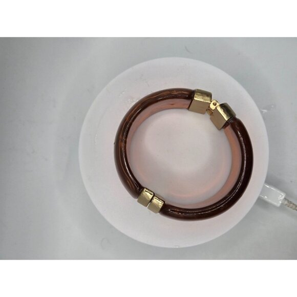 Fabulous Marbled Butterscotch Lucite and Gold Trim Hinged Cuff Bracelet - Picture 8 of 9